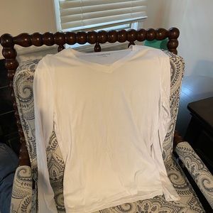 Long sleeve V-neck T-shirt